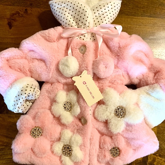 🎉HP🎉Gorgeous Pink&White Faux Fur Gem/Flower Coat - Picture 2 of 8
